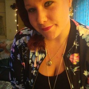 Meet your Posher, Suzan